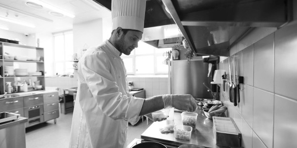 Contratos de Trabajo / Situaciones Irregulares Perafort · Contrato de Prácticas / Estatuto del Becario